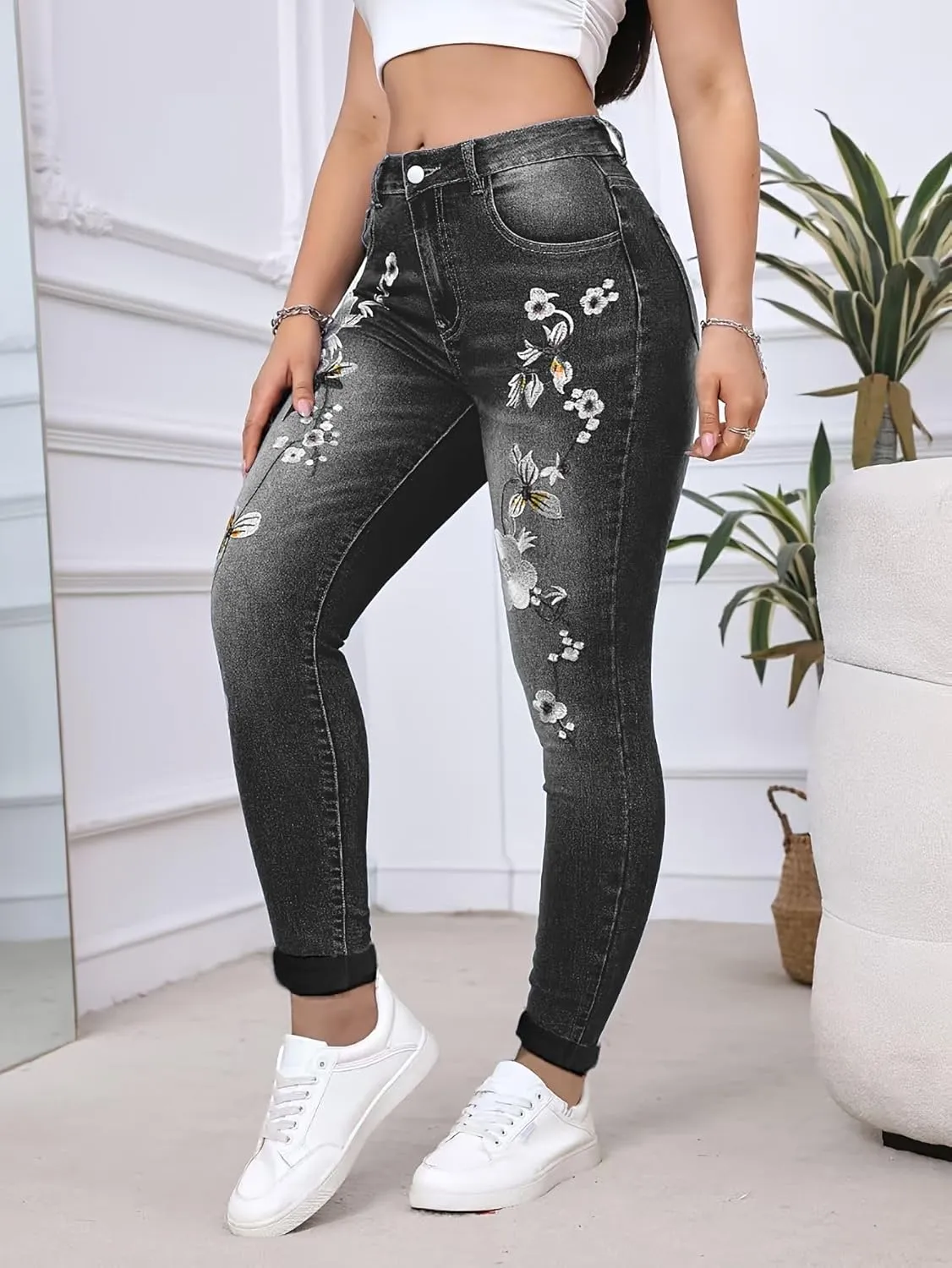 Women's Stretch Embroidery Washed Jeans Slim Fit Floral Skinny Small Foot Jeans Pocket Floral Skinny Jeans